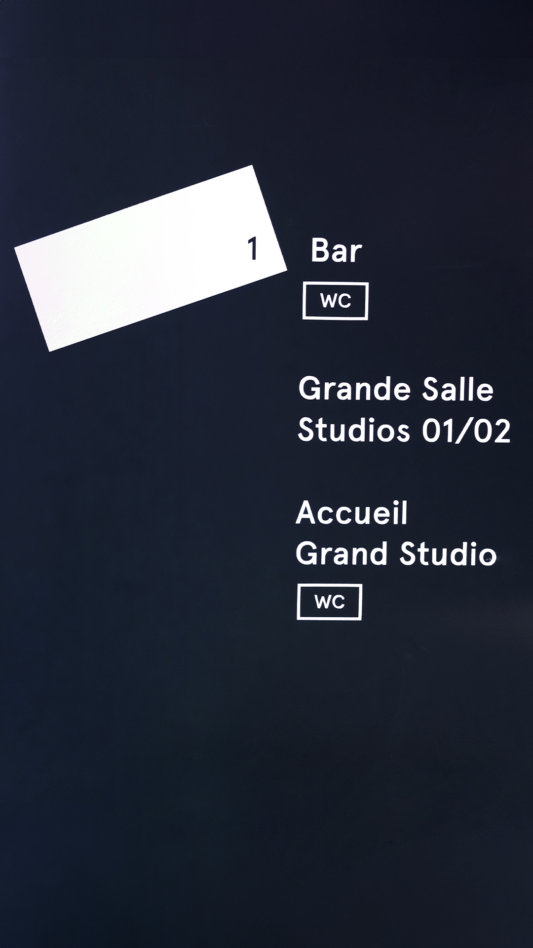 Charleroi Danse —Signage GR20 design graphique signaletique paris branding graphic fashion food drinks culture luxury architecture