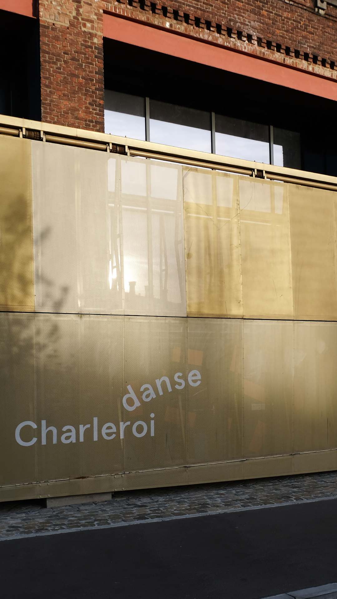Charleroi Danse —Signage GR20 design graphique signaletique paris branding graphic fashion food drinks culture luxury architecture