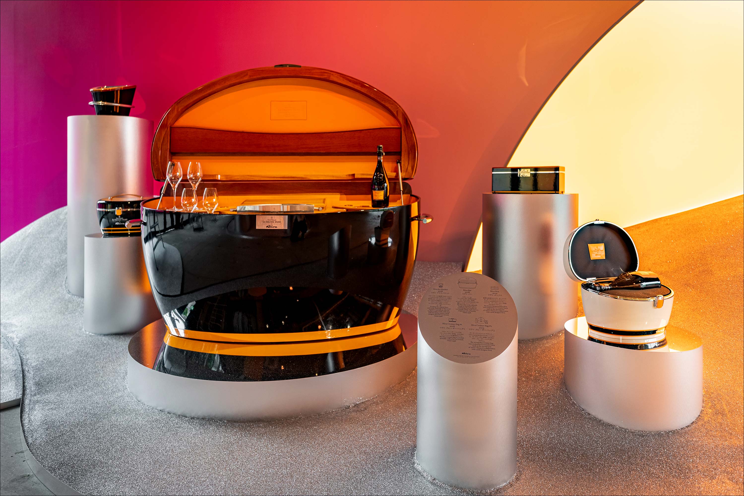 Veuve Clicquot, 250 years —Tokyo GR20 design graphique signaletique paris branding graphic fashion food drinks culture luxury architecture