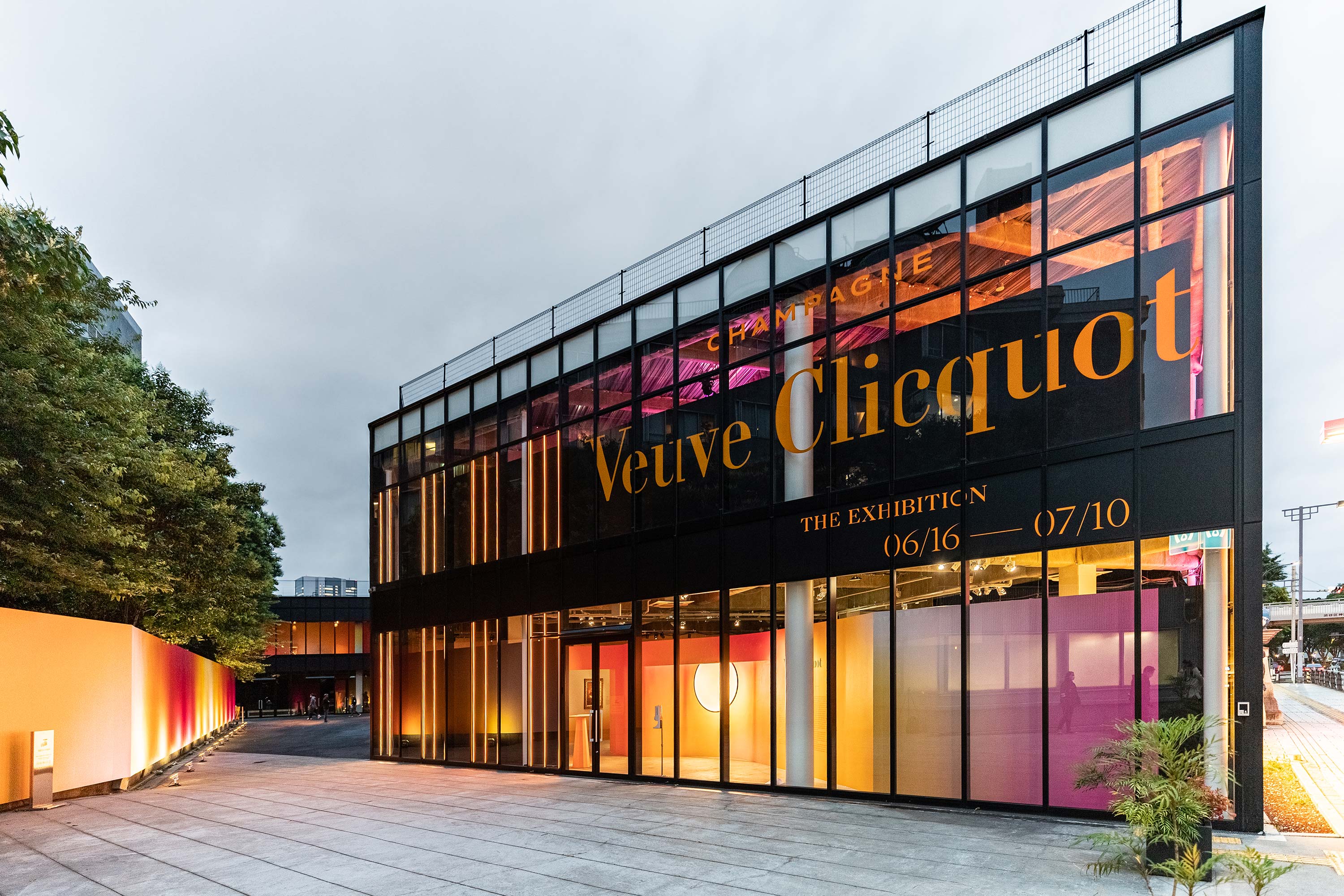 Veuve Clicquot, 250 years —Tokyo GR20 design graphique signaletique paris branding graphic fashion food drinks culture luxury architecture