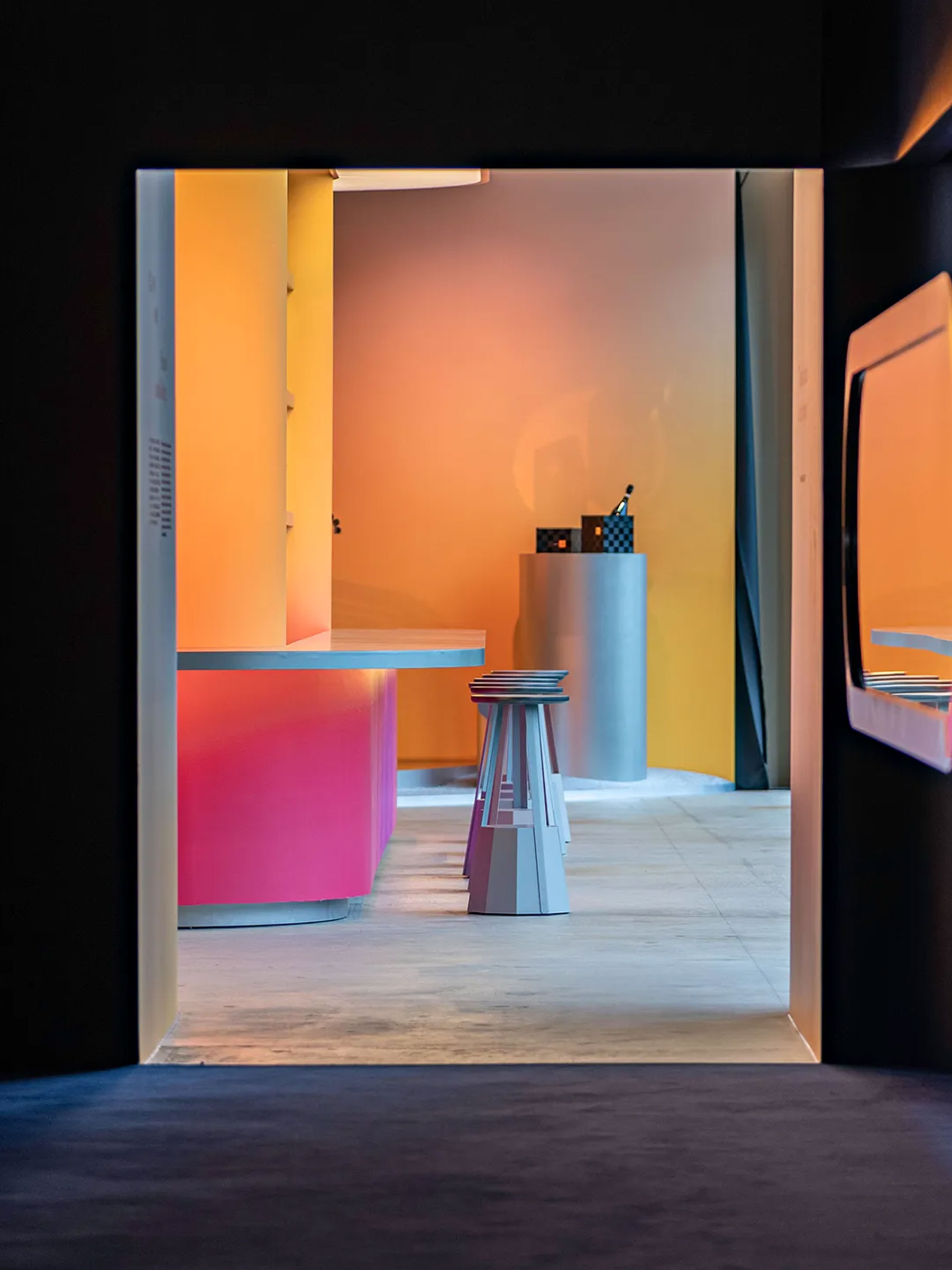 Veuve Clicquot, 250 years —Tokyo GR20 design graphique signaletique paris branding graphic fashion food drinks culture luxury architecture