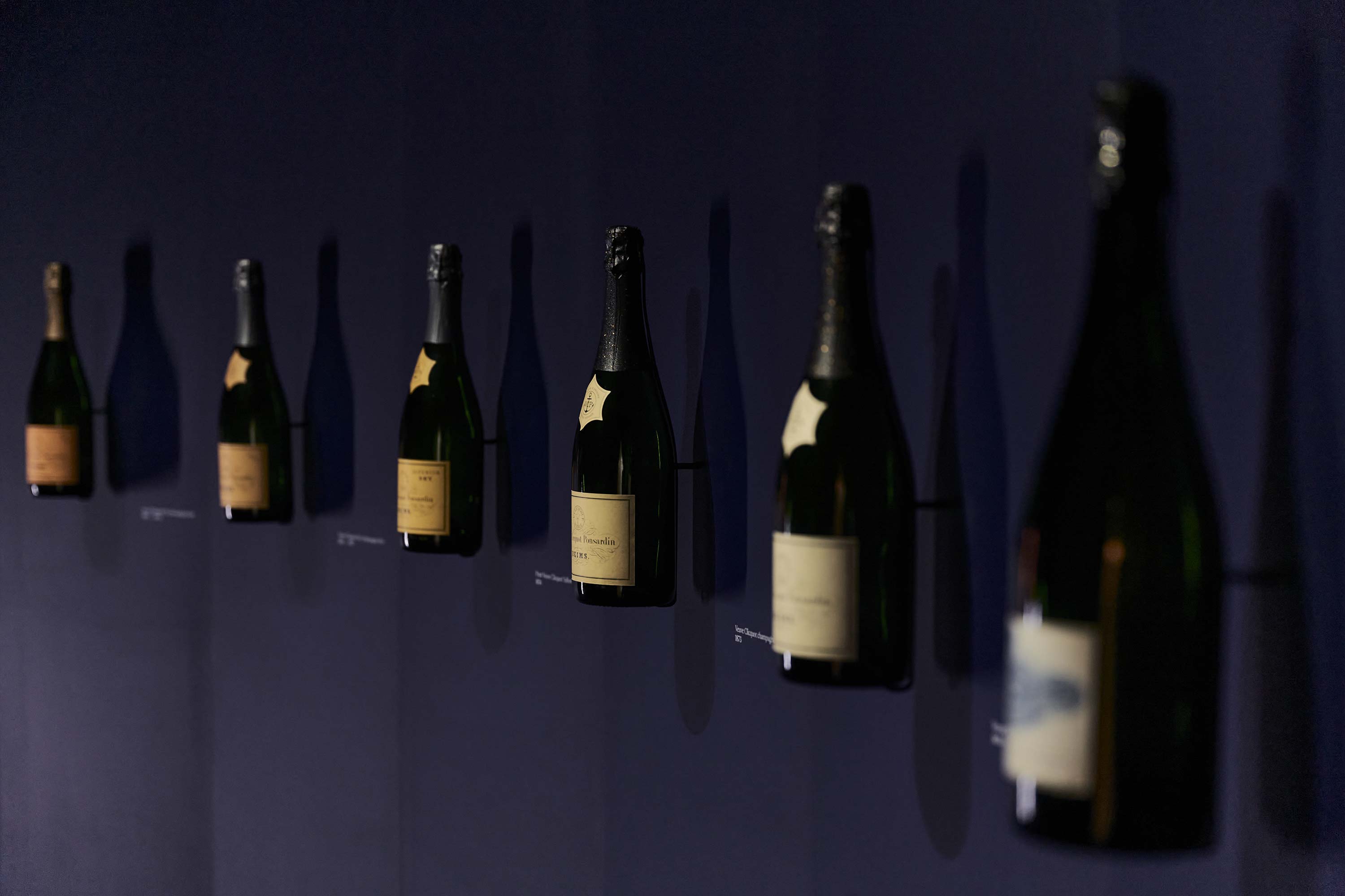 Veuve Clicquot, 250 years —Los Angeles GR20 design graphique signaletique paris branding graphic fashion food drinks culture luxury architecture
