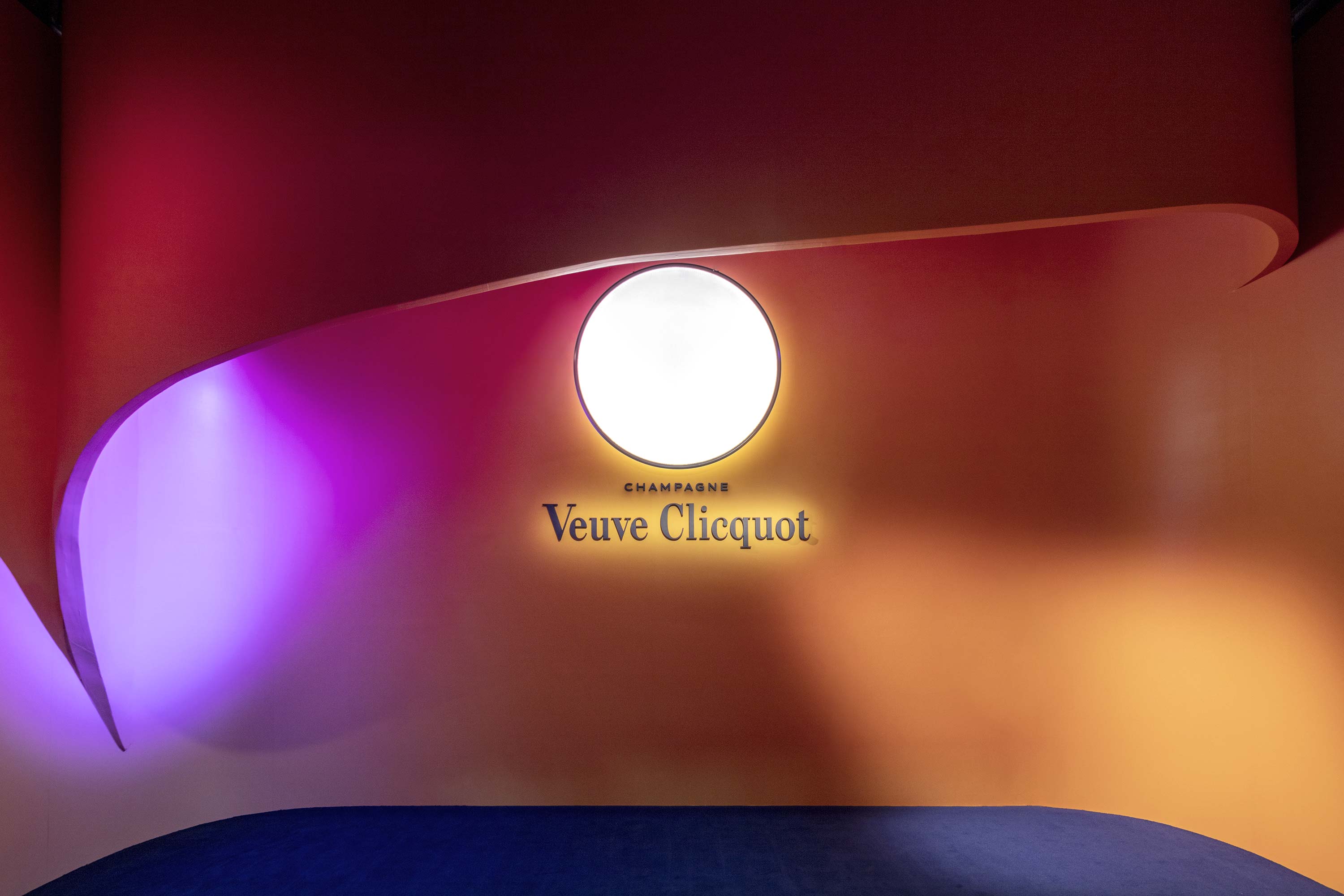 Veuve Clicquot, 250 years —Los Angeles GR20 design graphique signaletique paris branding graphic fashion food drinks culture luxury architecture