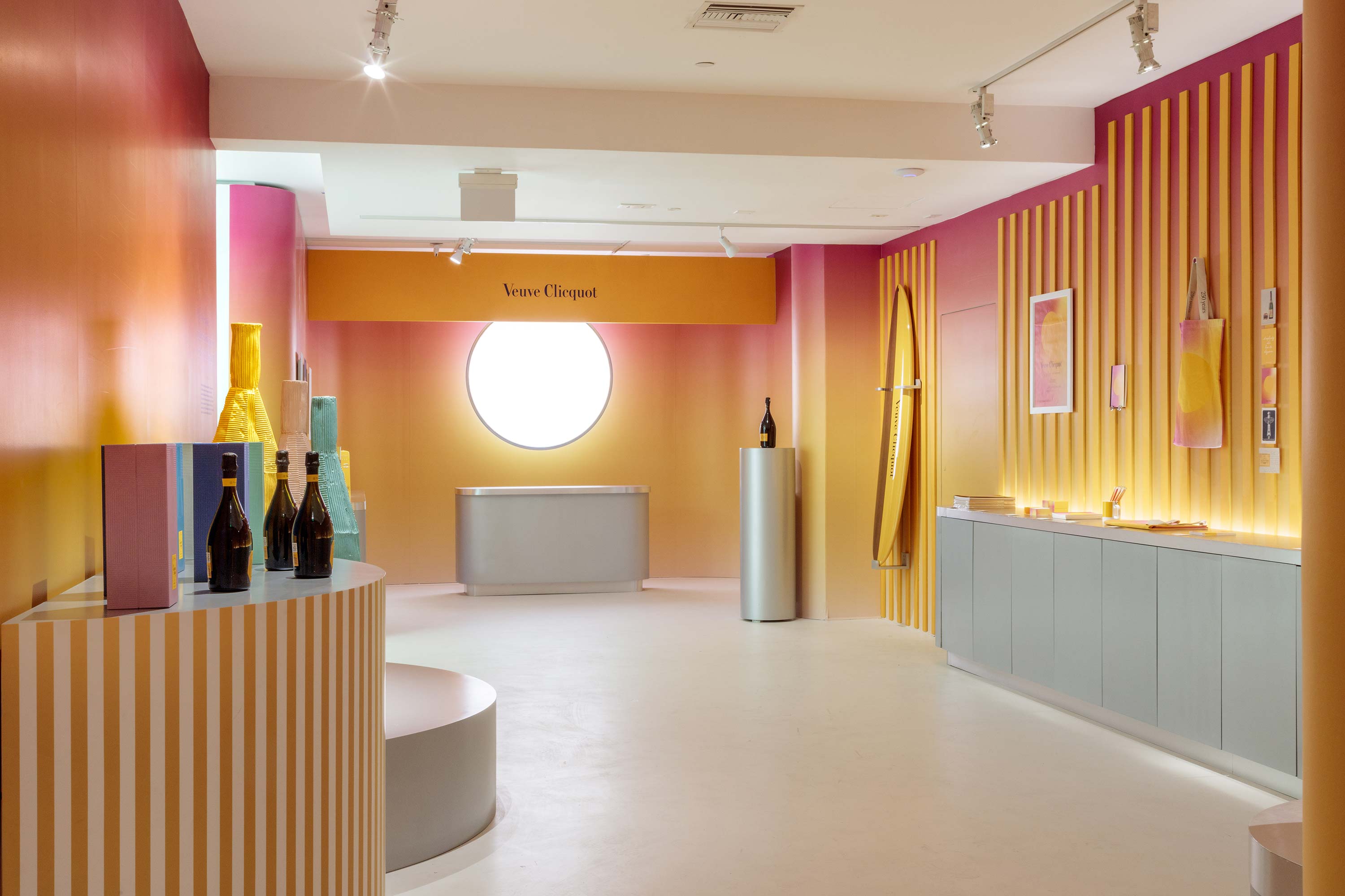 Veuve Clicquot, 250 years —Los Angeles GR20 design graphique signaletique paris branding graphic fashion food drinks culture luxury architecture